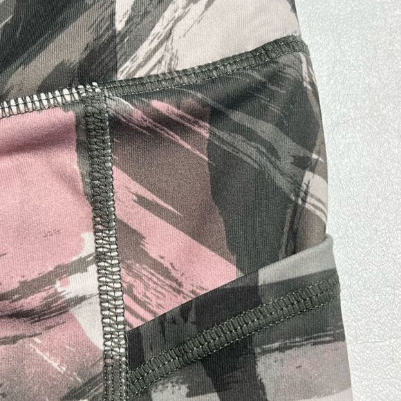 Gaiam | High Rise Side Pocket Capri Leggings - Picture 3 of 5